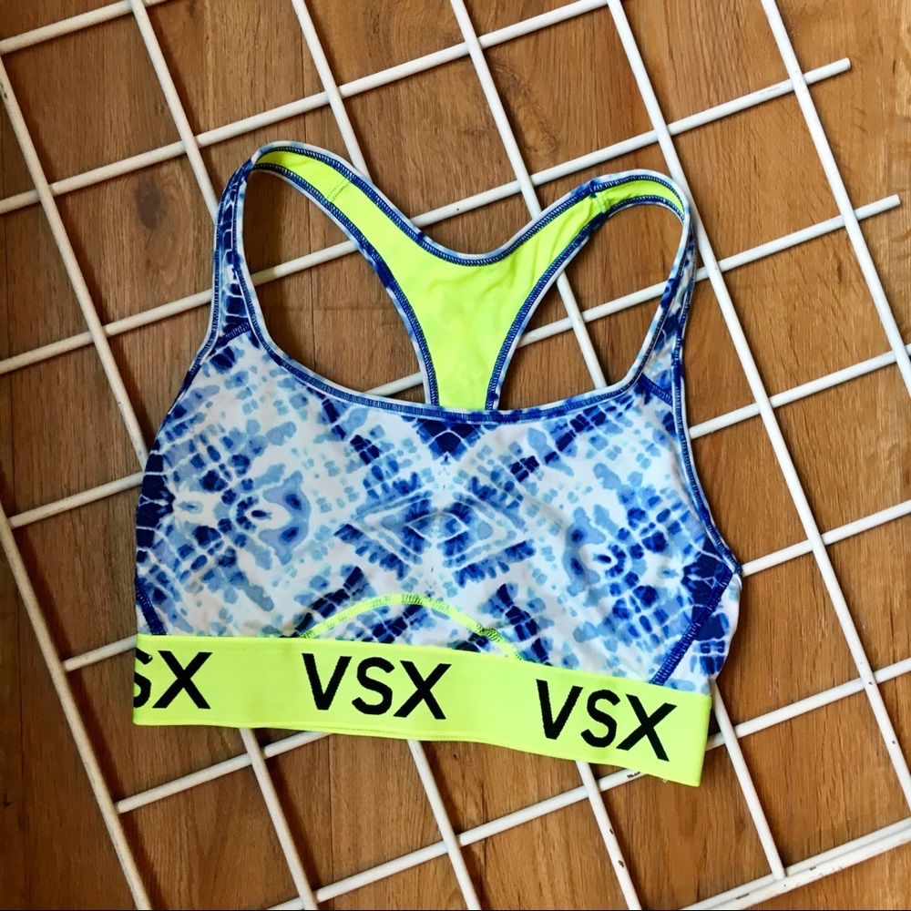 NWOT Victoria’s Secret Sports Bra // Size Small